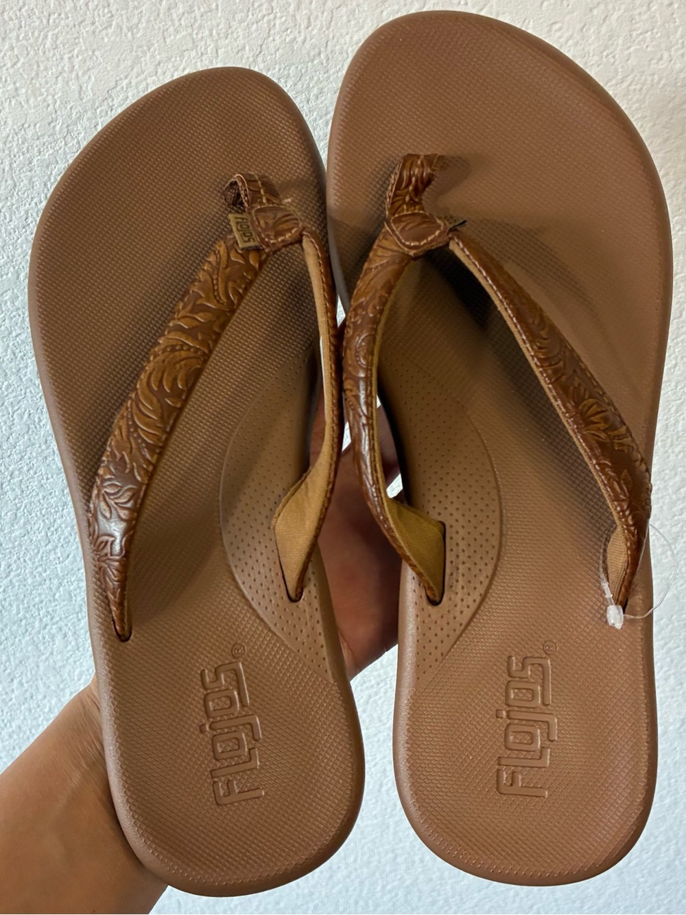 FLOJOS ROSITA WOMENS THONG WESTERN TOOLED VEGAN LEATHER STRAPPED SANDALS, SIZE 8